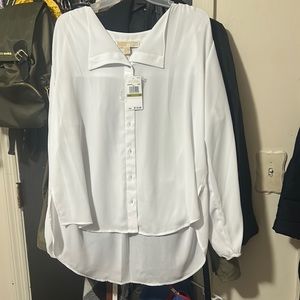 Women’s light weight white button up top